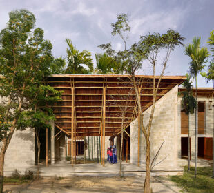 Revitalizing Rural Communities: Vietnamese Vernacular Construction by 1+1>2 Architects