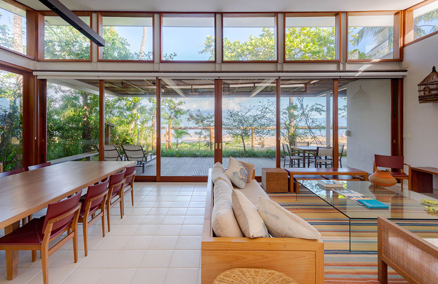 Embracing Coastal Living: The Siriúba House